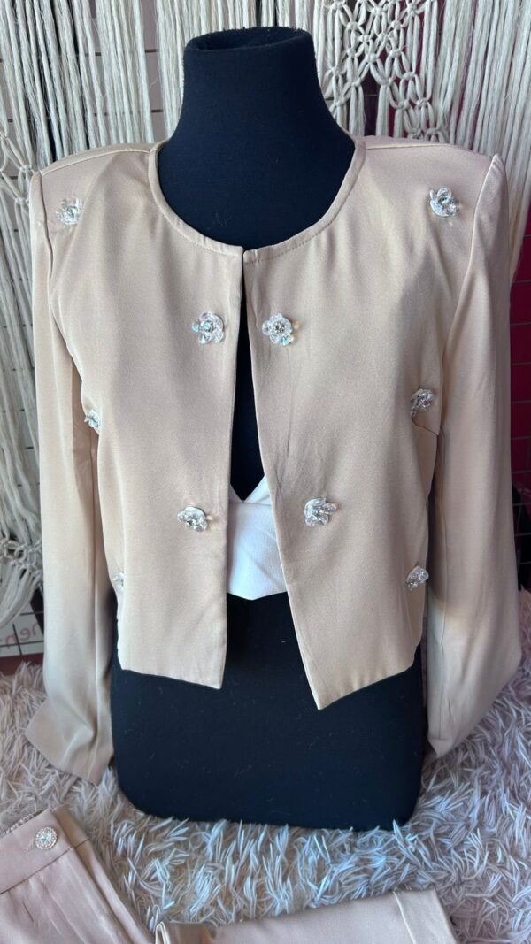 2025/10/1000448706.jpg Conjunto sastrero elegante Talle P
