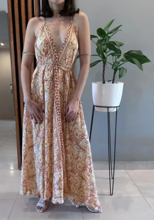 WhatsApp Image 2025-10-04 at 14.01.17 (17) Vestido Hindu adaptable