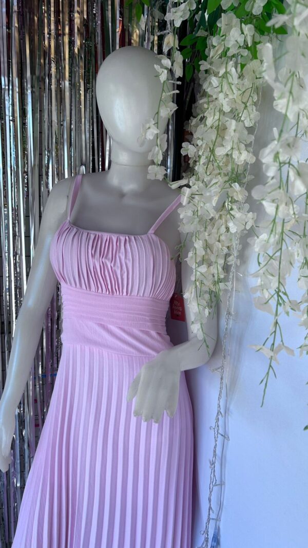 Vestido Plisado con tazas