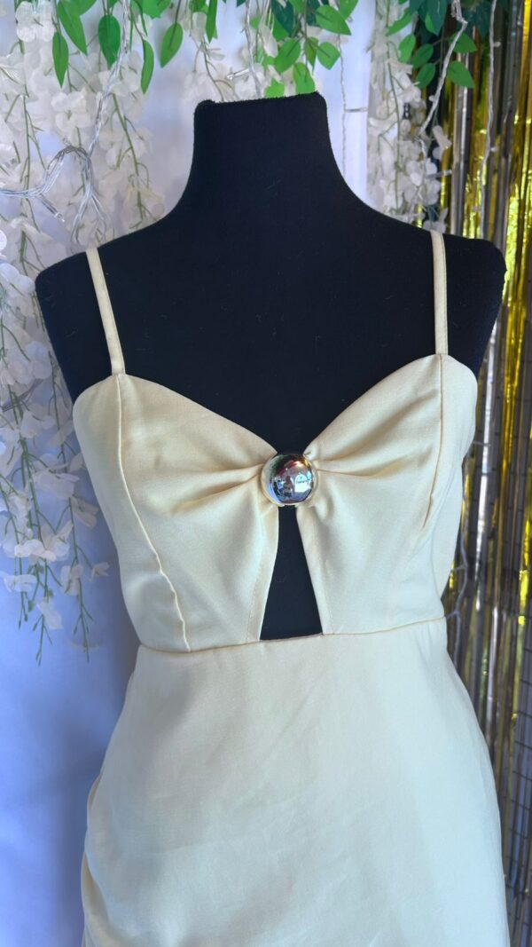 Vestido Midi Irregular con Frunce y Lazo