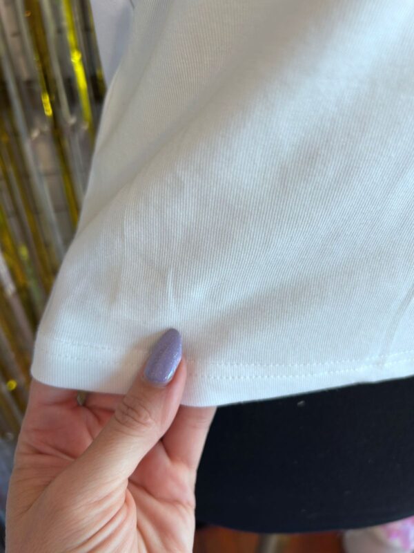 Remera lycra/algodón con apliques