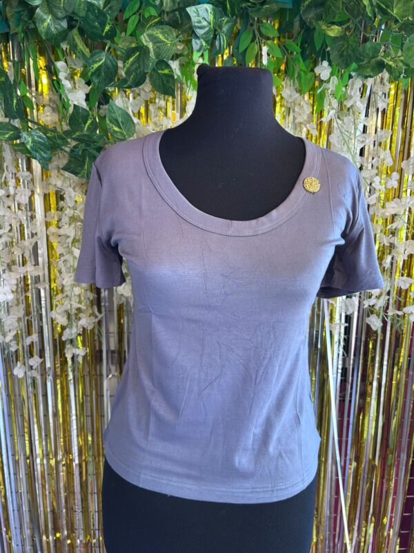 Remera lycra/algodón con apliques