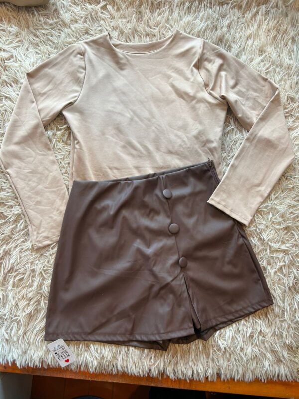 WhatsApp Image 2026-05-09 at 19.17.36 Skort Chocolate Engomado