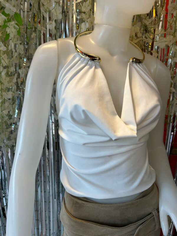 Top Halter con Argolla Metálica
