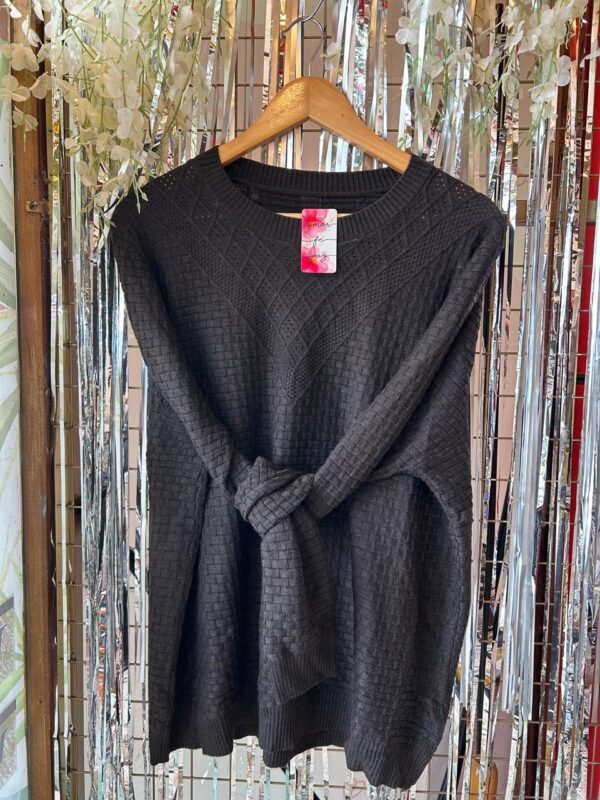 Sweater de hilo con diseño de texturas
