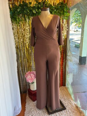 WhatsApp Image 2026-05-12 at 10.46.42 Mono Palazzo con Escote Cruzado