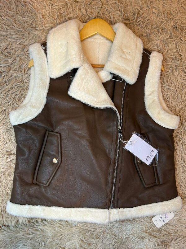 Chaleco biker de eco-cuero con corderito