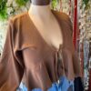 WhatsApp Image 2026-05-18 at 10.10.56 (2) Blusa con escote en V y detalle de volados
