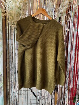 Sweater de hilo con diseño de texturas
