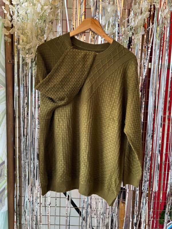 Sweater de hilo con diseño de texturas