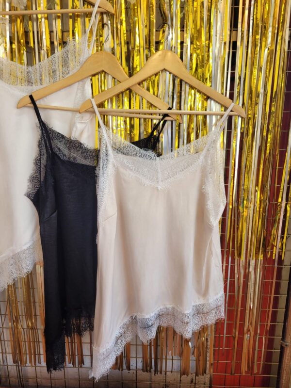 WhatsApp Image 2026-09-05 at 15.26.02 Blusa Lencera